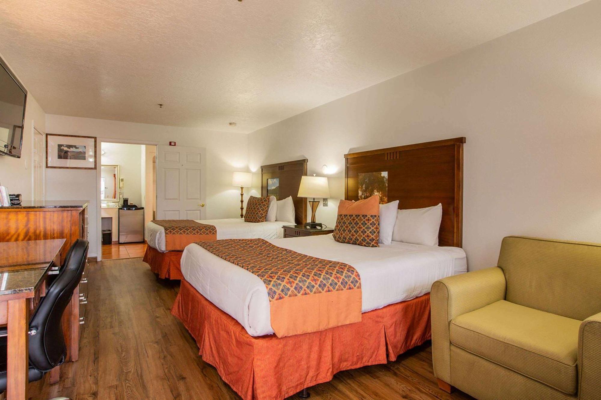 Sandia Peak Inn Old Town Abq, A Howard Johnson By Wyndham Albuquerque Exterior photo